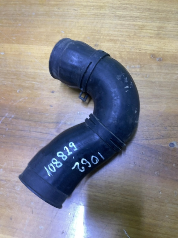 Furtun intercooler turbo - Material: Cauciuc - Volkswagen Golf 4 generation [1997 - 2006] Hatchback 3-doors 1.9 TDI AT (90 hp)