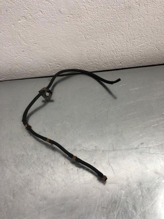 Furtun retur injectoare BMW F11 F10 520 d Touring Steptronic, 184cp sedan 2011 (cod intern: 82327)