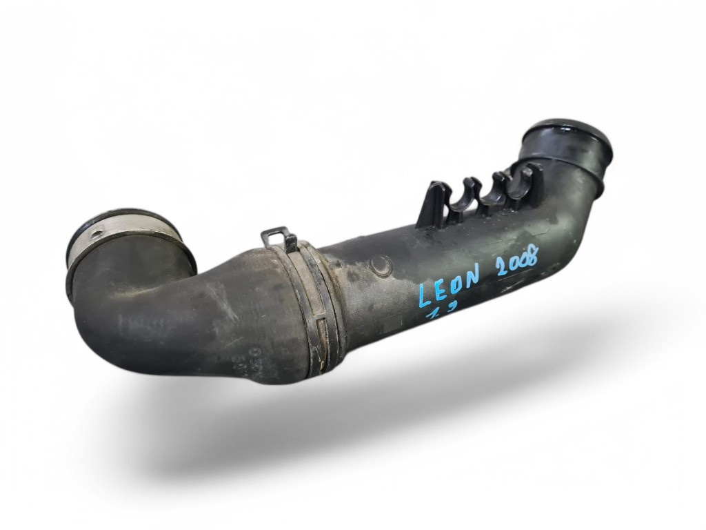 Furtun turbo Seat Leon 1P 1.9 TDI 105 cai cod motor BLS an 2008 cod 3C0145770B