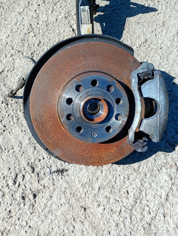 Fuzetă dreapta fata Volkswagen Golf 8 2.0 tdi 150 Cp an 2023.