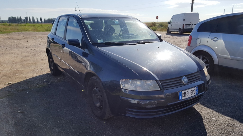 Fuzeta cu butuc si rulment dreapta fata Fiat Stilo - 2003 - hatchback - 1.9diesel - 115cp