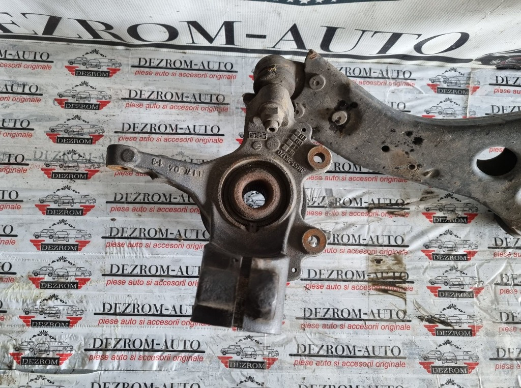 Fuzeta cu rulment dreapta fata Ford Focus Mk2 2.0i cod piesa : 3M51-3K170-BF