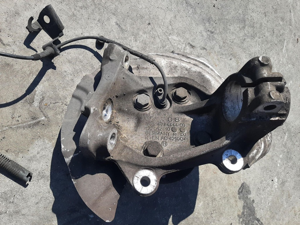 Fuzeta dreapta fata 1.6 b bmw seria 1 e81 e87 3121 6764444-03