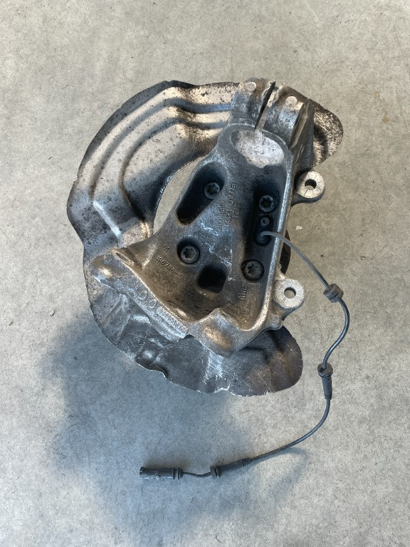 Fuzeta dreapta fata Bmw seria 4 F32/F33/F36 cod 6799098
