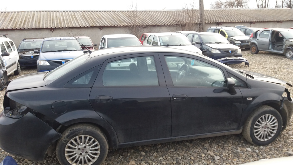 Fuzeta dreapta fata Fiat Linea 2008 berl