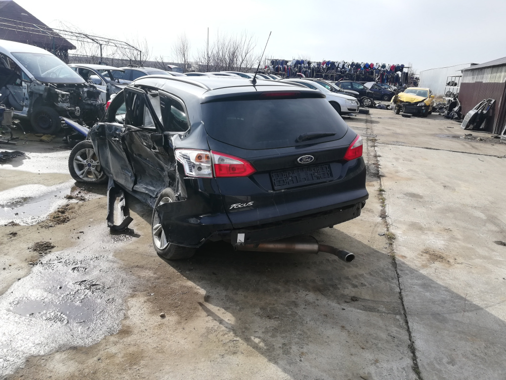 Fuzeta dreapta fata Ford Focus 3 2013 kombi 2000