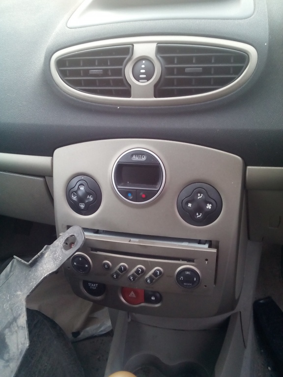 Fuzeta dreapta fata Renault Clio 2006 Ha