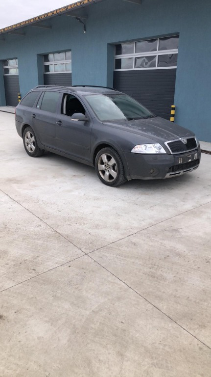 Fuzeta dreapta fata Skoda Octavia 2 Scout 2.0 TDI 