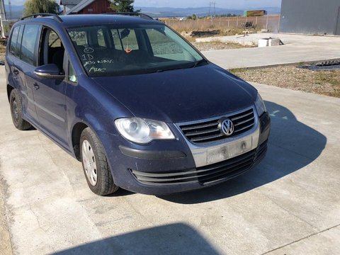 Fuzeta dreapta fata Volkswagen Touran 1.9 TDI BLS