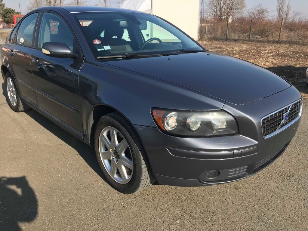 Fuzeta dreapta fata Volvo S40 2005 LIMUZ