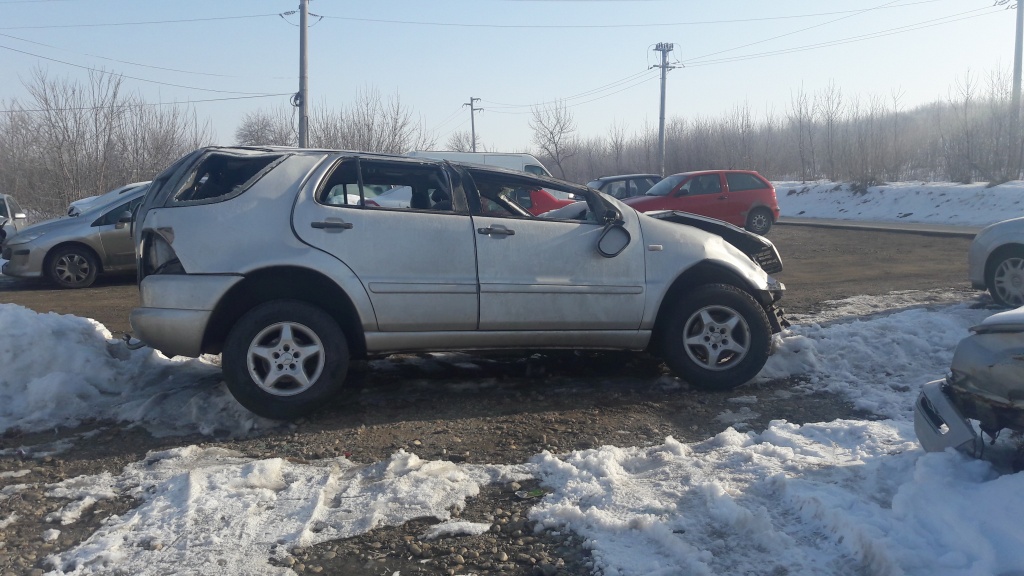 Fuzeta dreapta Mercedes-Benz ML W163 2.7 CDI 2001