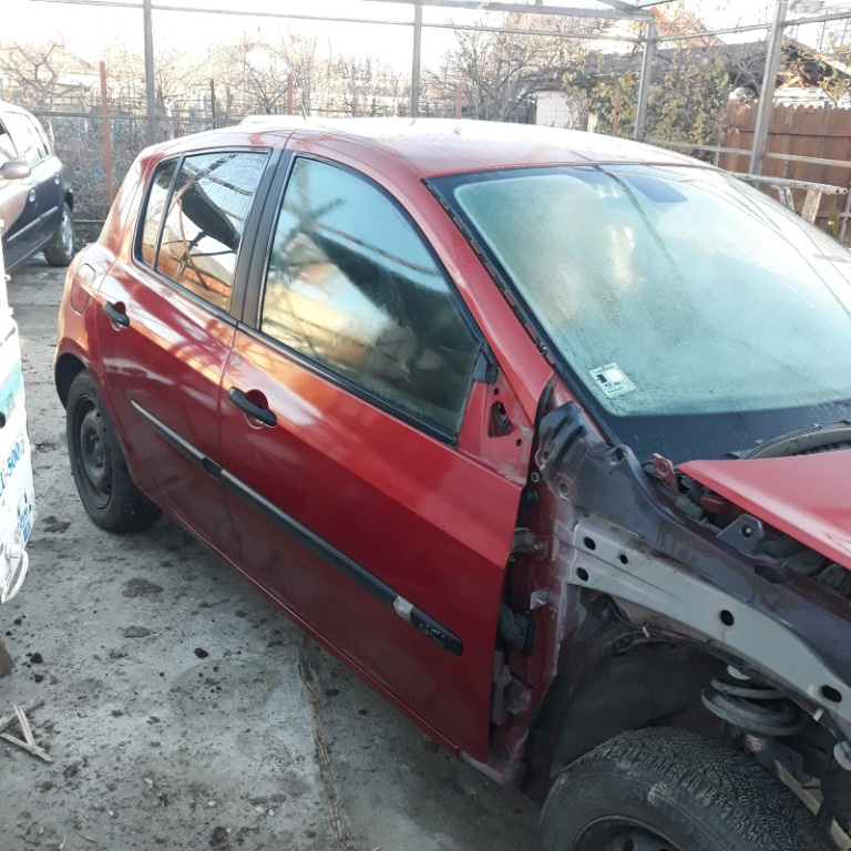 Fuzeta dreapta Renault Clio 3, 1.5 dci