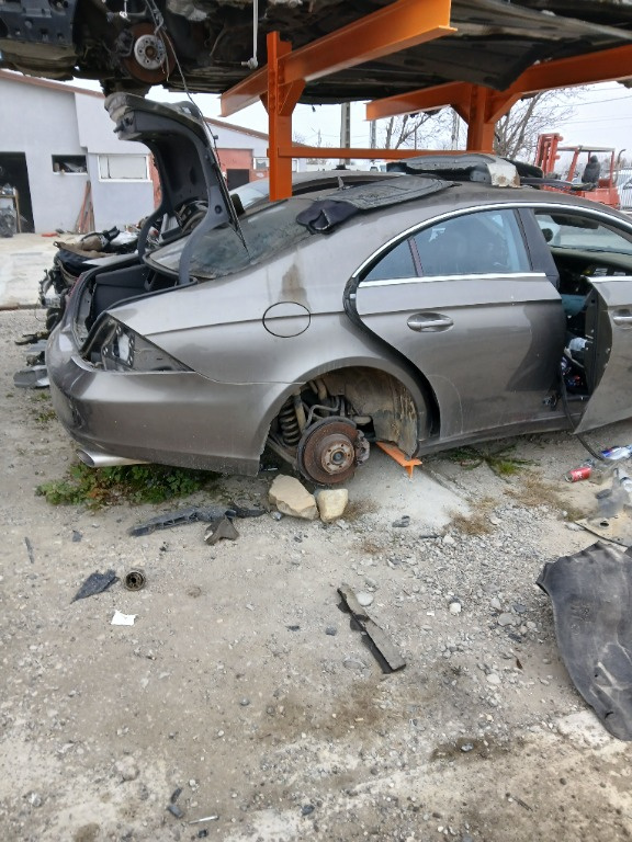 Fuzeta dreapta spate cls 350 W218 an 2006
