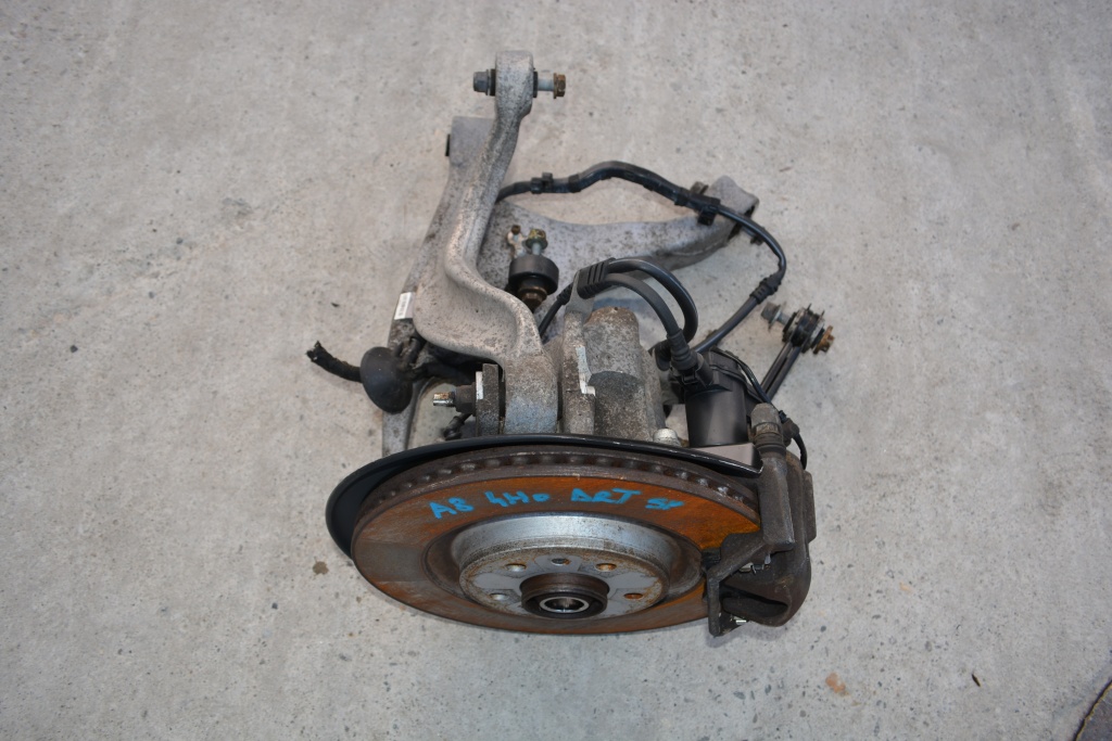 Fuzeta dreapta spate completa Audi A8 4H Originala