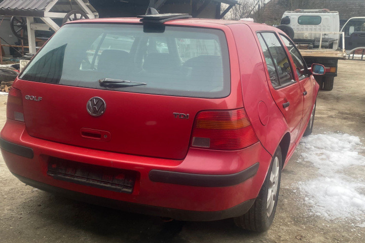 Fuzeta fata stanga Volkswagen VW Golf 4 