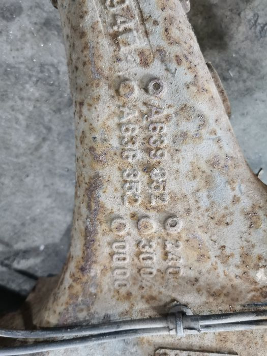 Fuzeta rulment spate dreapta Mercedes vi
