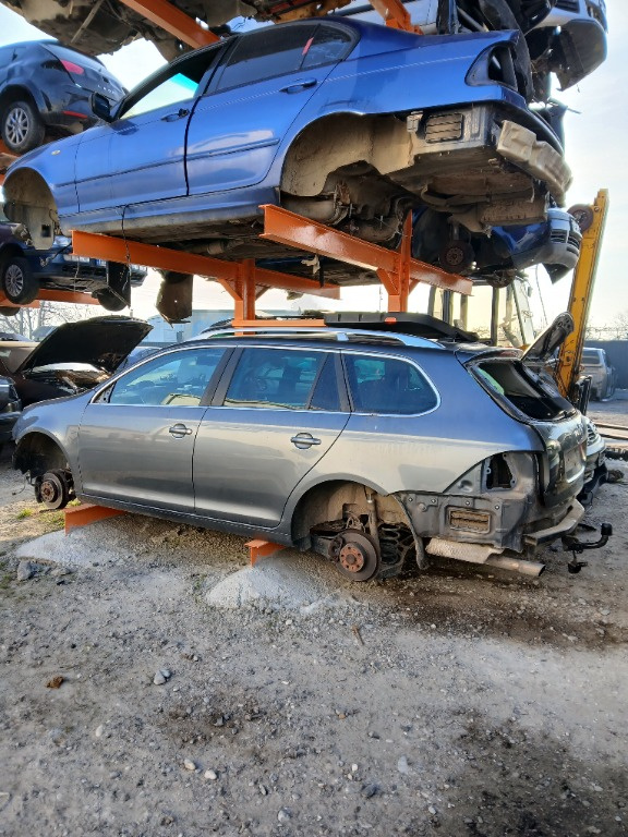 Fuzeta stânga/dreapta spate vw golf 6 break 2009