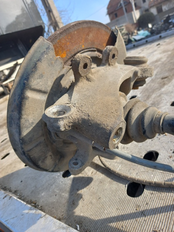 Fuzeta stânga spate BMW E39