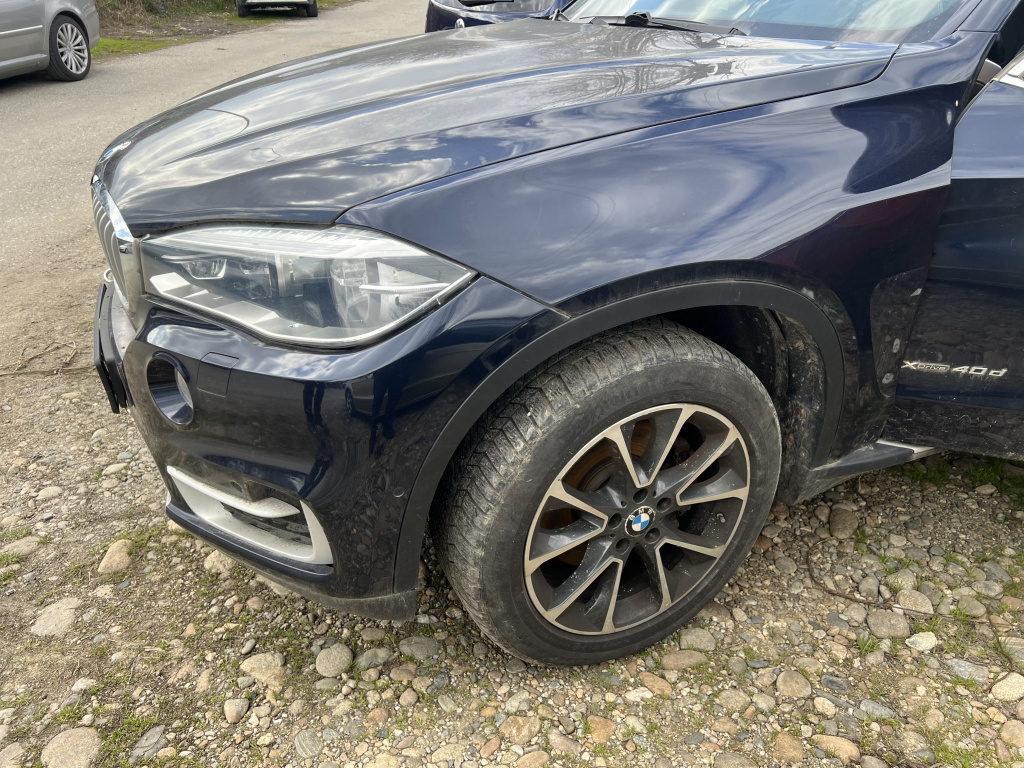 FUZETA STANGA CU RULMENT RULAJ 150000 KM BMW X5 F15 an 2016 cod piesa 31 21 6 869 869