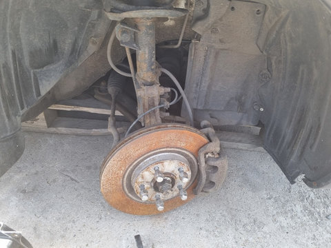 Fuzeta stanga dreapta fata Nissan Qashqai 2+ 2.0i din 2010 2011 2012