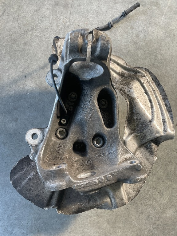 Fuzeta stanga fata Bmw seria 4 F32/F33/F36 cod 6799097