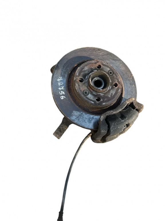 Fuzeta stanga fata Dacia Logan motorizare 1.4 / 1.6 MPI An 2004 2005 2006 2007 2008 2009 2010 2011 2012