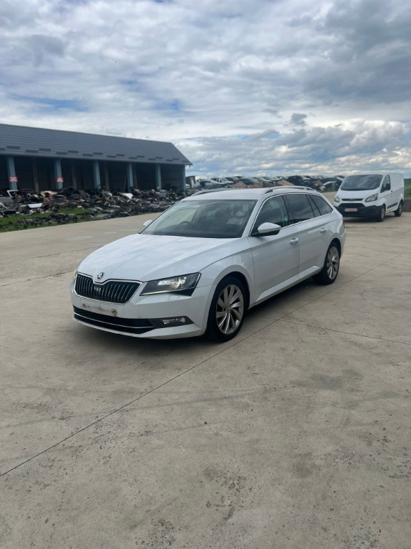 Fuzeta stanga fata Skoda Superb 3 2.0 TDI