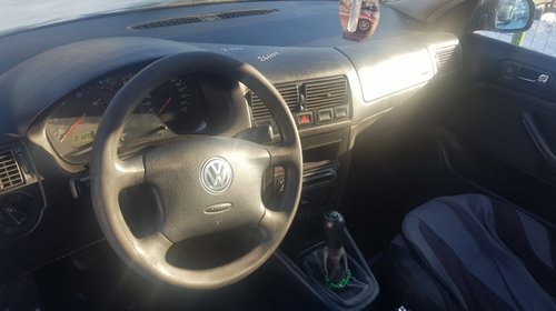 Fuzeta stanga fata Volkswagen Golf 4 200