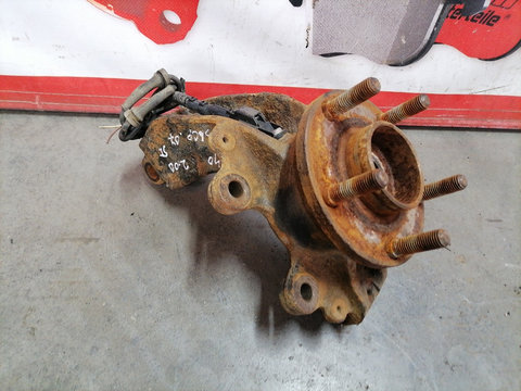 Fuzeta stanga fata Volvo S40 2.0 d 3M513K171 2004-2009