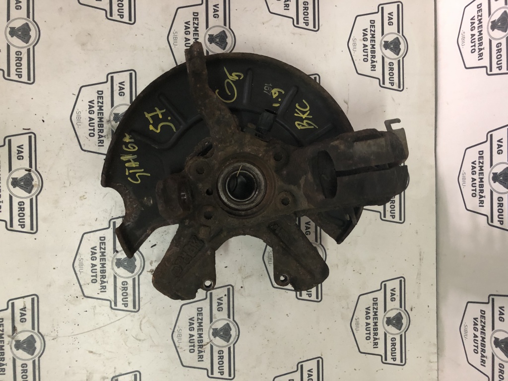 Fuzeta stanga fata vw golf 5 1.9 tdi bkc