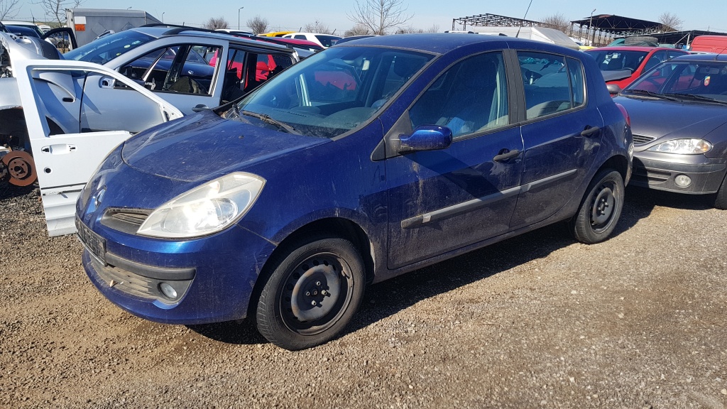 Fuzeta stanga Renault Clio 3 1.2 benzina D4F-D7 55 KW 75 CP 2006