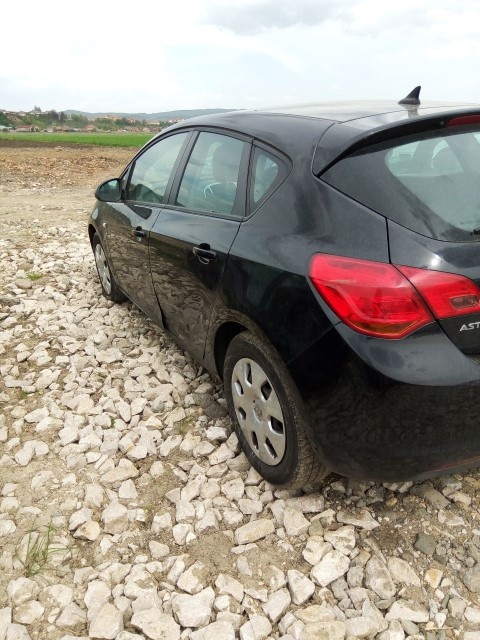 Fuzeta stanga spate Opel Astra J 2010 HA