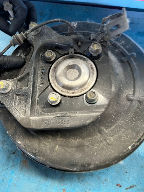 Fuzeta stanga spate Opel Astra J 2011