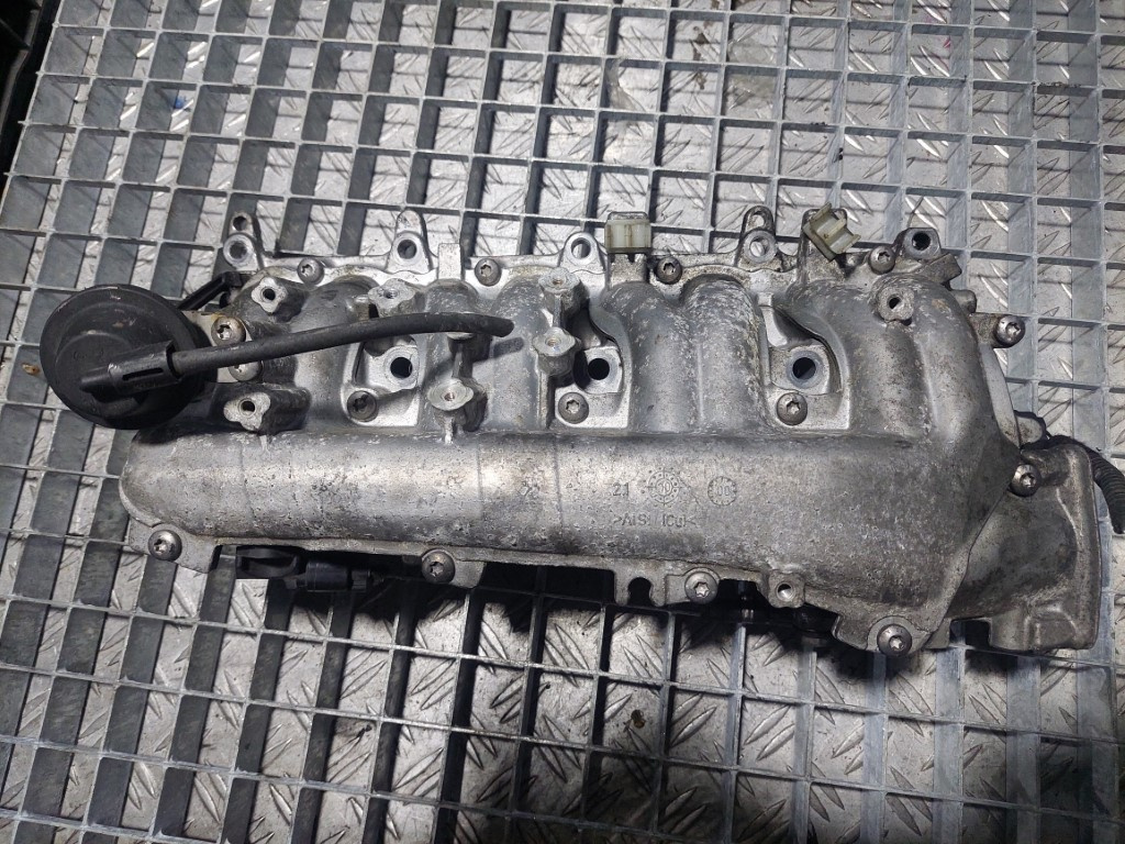 Galerie admisie cu rampa si regulator Opel Astra J 1.7 Motorina 2012 cod 8973858235