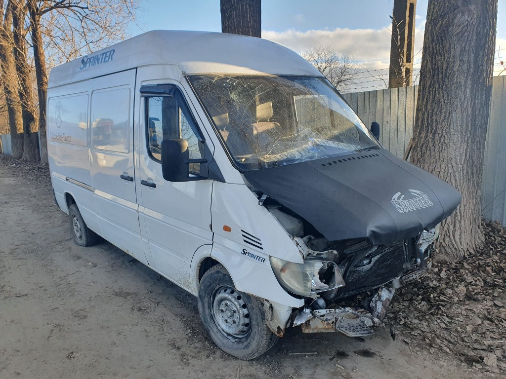 Galerie admisie Mercedes Sprinter W905 2