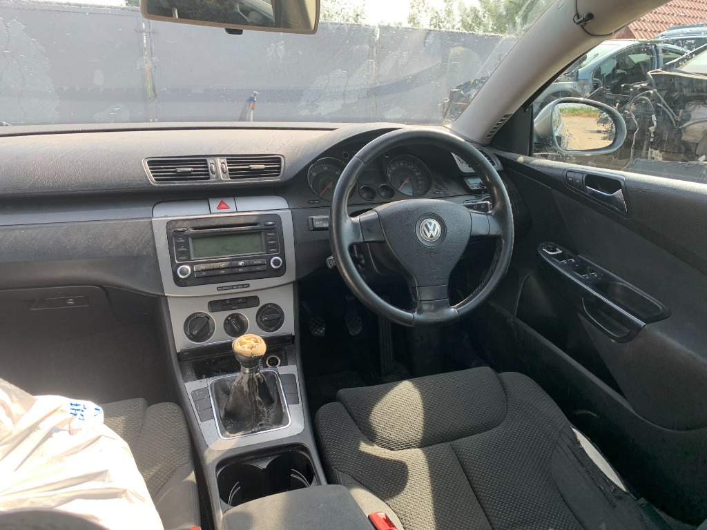 Galerie admisie Volkswagen Passat B6 200