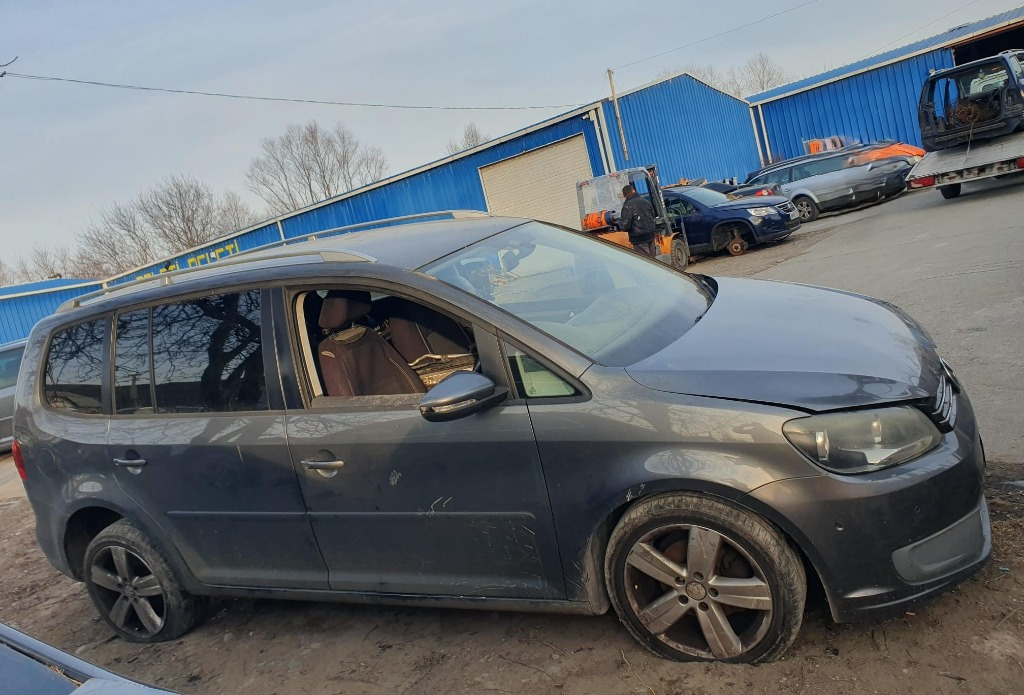 Galerie admisie Volkswagen Touran 2011 M