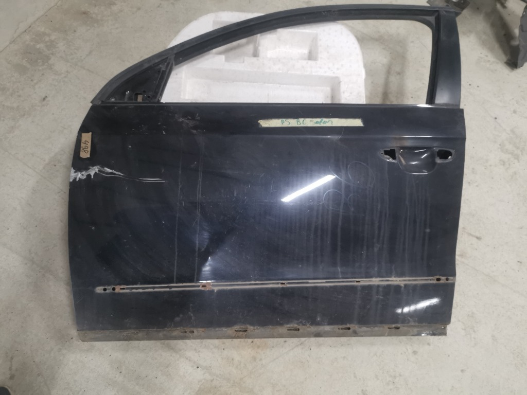 Garnituri Usa Stanga Față VW Passat B6 An 2005 2006 2007 2008 2009 2010 2011