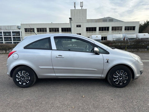 Geam culisant usa portiera Opel Corsa D coupe in 2 usi