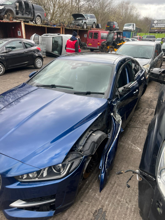 GEAM DREAPTA FATA JAGUAR XE 2015 ALBASTR