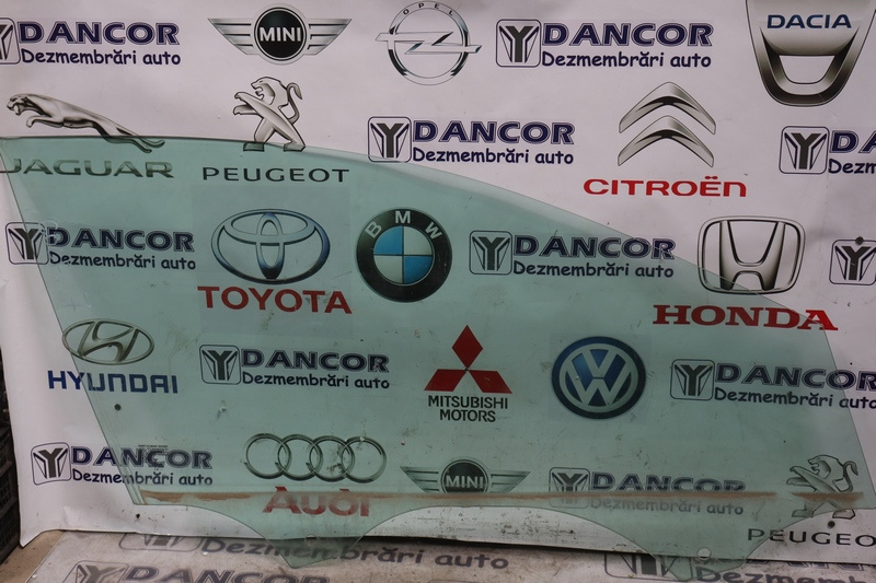 GEAM DREAPTA FATA VOLKSWAGEN GOLF 7 - AN 2015