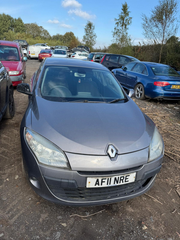 GEAM DREAPTA SPATE RENAULT MEGANE 3 2011 GRI HATCH