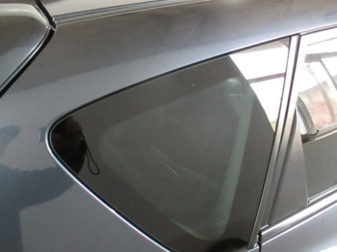 Geam fix caroserie dreapta spate fumuriu ionizat Mazda 3 BK hatchback 2006 2007 2008 2009