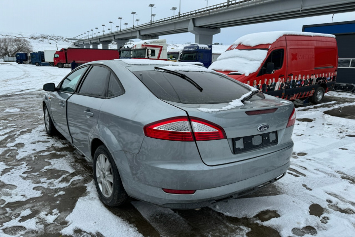 Geam fix caroserie fata dreapta Ford Mon