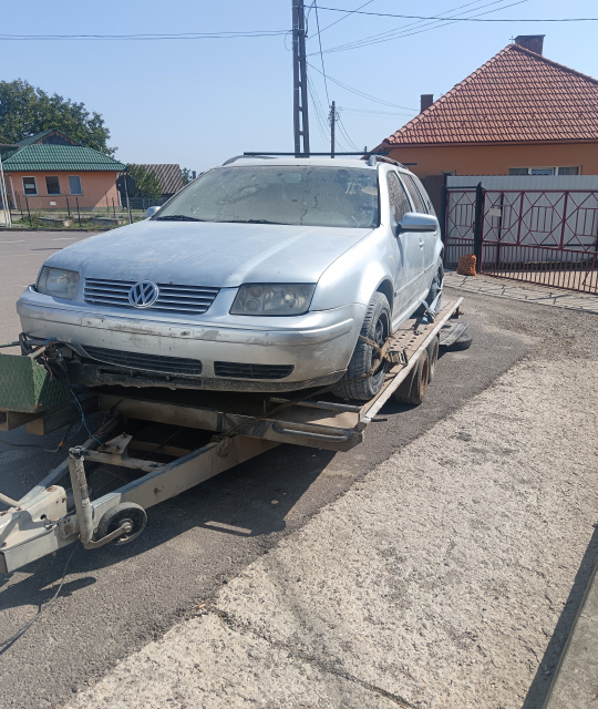 Geam fix caroserie spate stanga Volkswagen VW Bora