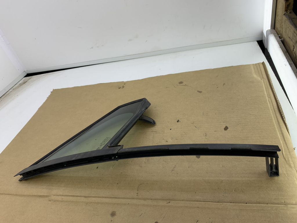 Geam fix dreapta fata Peugeot 2008 8H01 