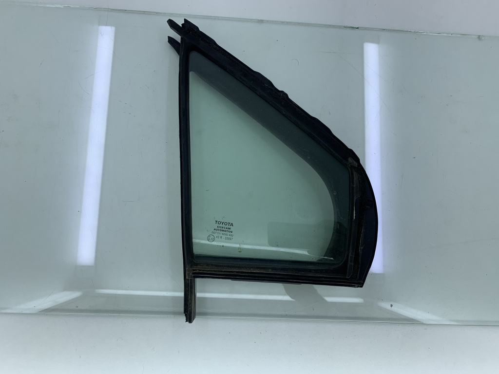 Geam fix dreapta fata Toyota YARIS 1.5i hybrid 2017-2020 D1-10-4 B DezP: 27719