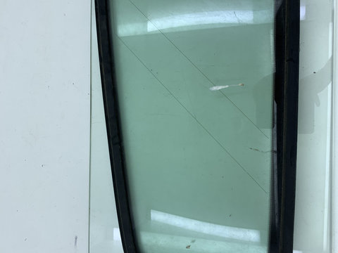 Geam fix dreapta spate de pe aripa VW PASSAT B7 2.0 CFFB 2010-2014 DezP: 23788