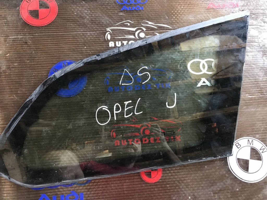 Geam fix dreapta spate Opel Astra J combi