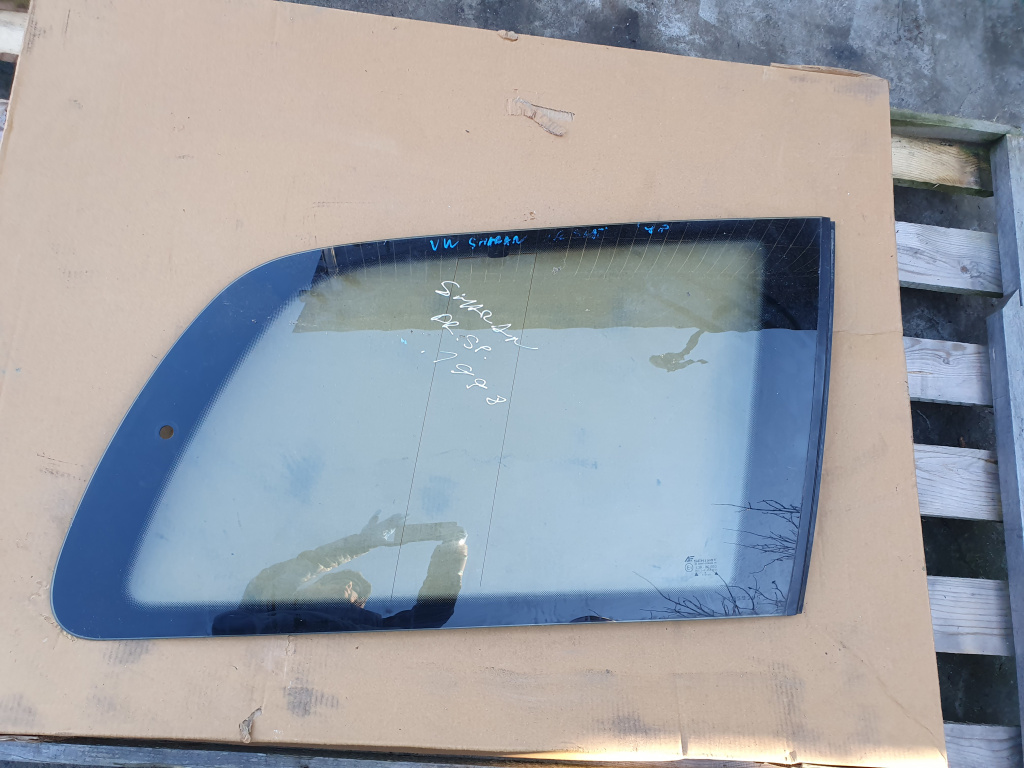 Geam fix dreapta spate VW Sharan 1998